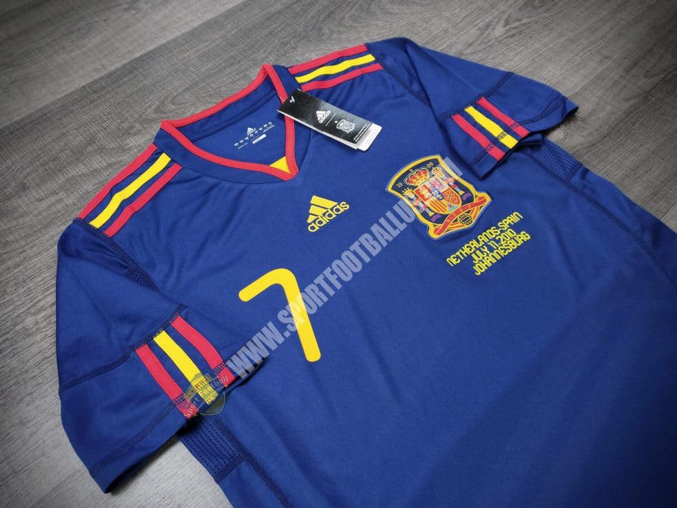 Retro Spain Away WINNER FIFA World Cup 2010 7 DAVID VILLA_02