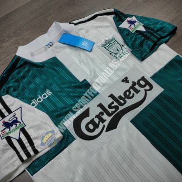 Retro Liverpool Away 1995-96 With Patches_02