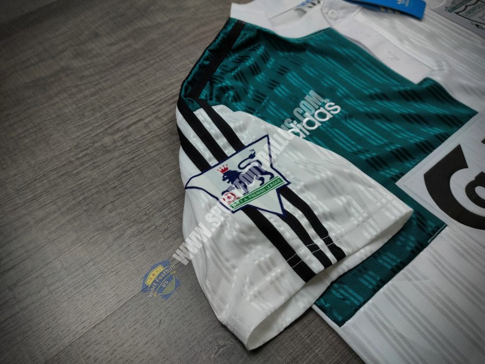 Retro Liverpool Away 1995-96 With Patches_03
