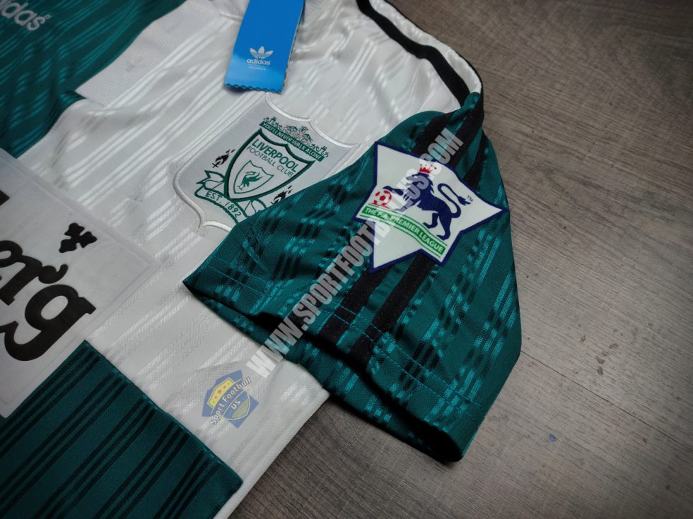 Retro Liverpool Away 1995-96 With Patches_04